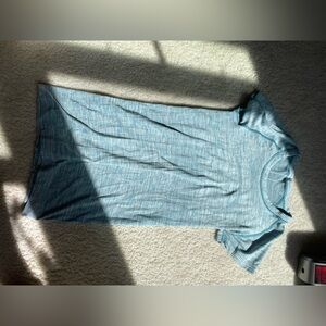 Lululemon size 4 race pace blue tshirt